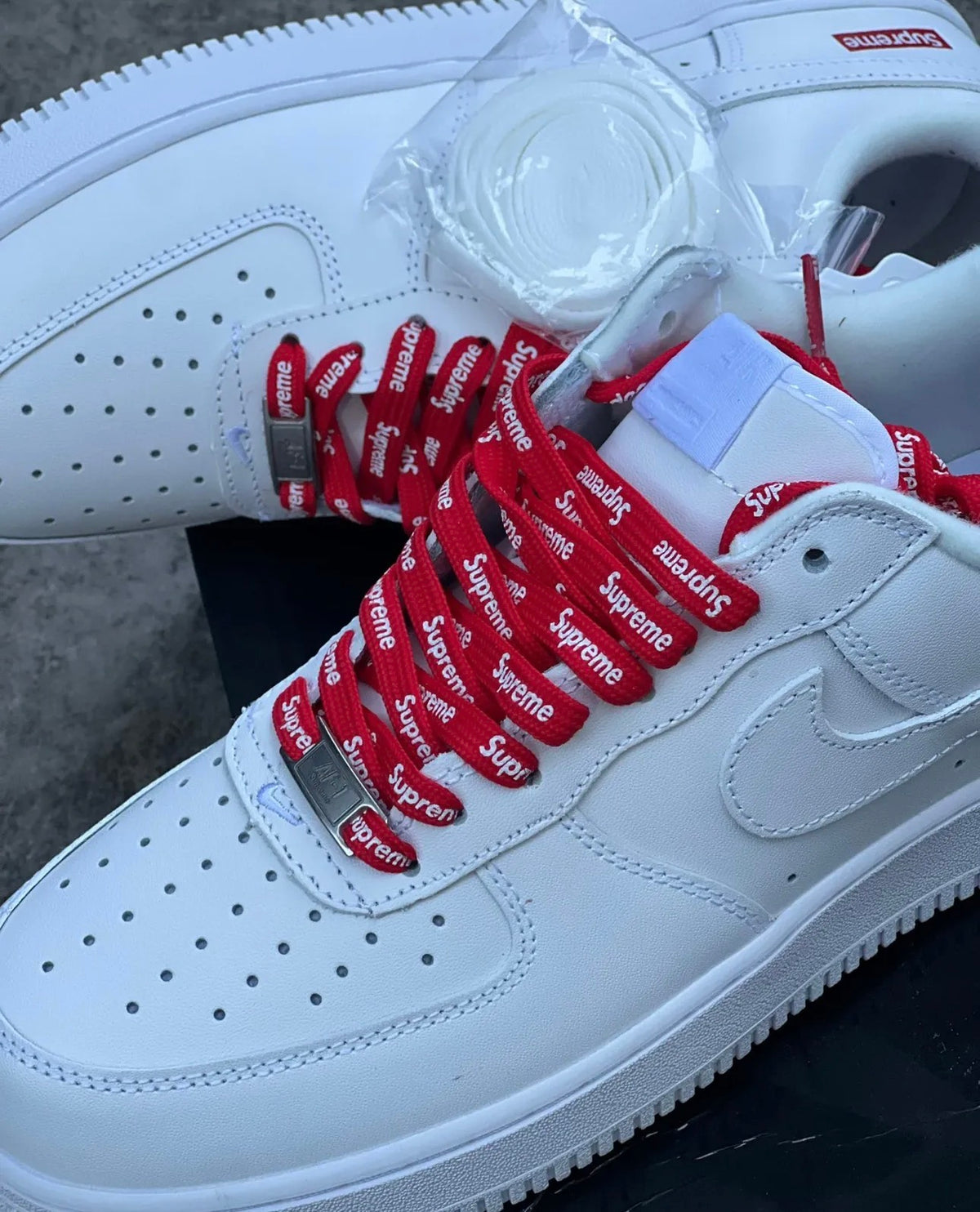 Supreme®/Nike® Air Force 1 Low