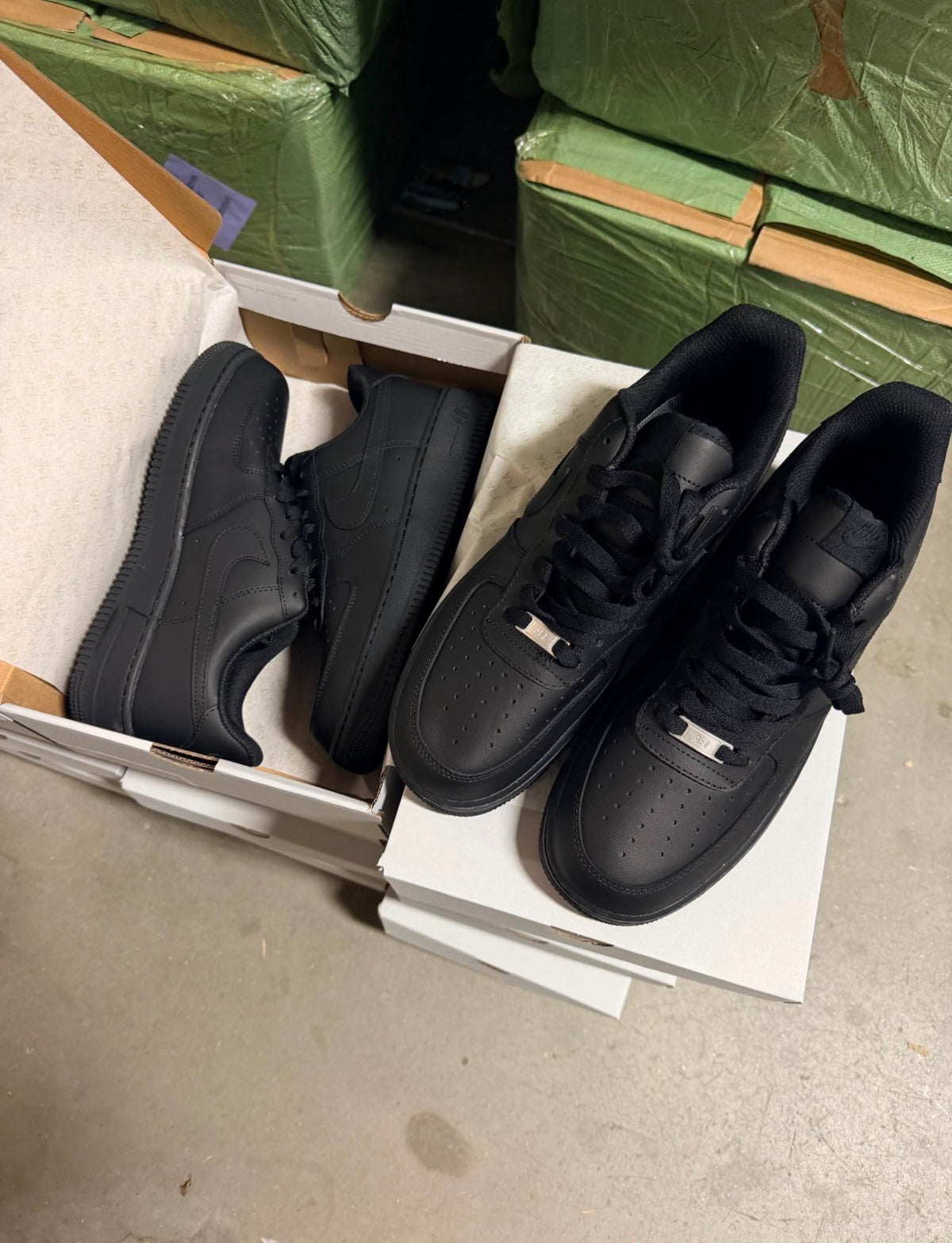 Nike Air Force 1 men’s black